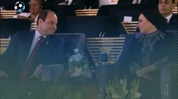 فستان انتصار السيسي يثير ضجة بتصميم مرمر حليم وصور السيدة الأولى والرئيس